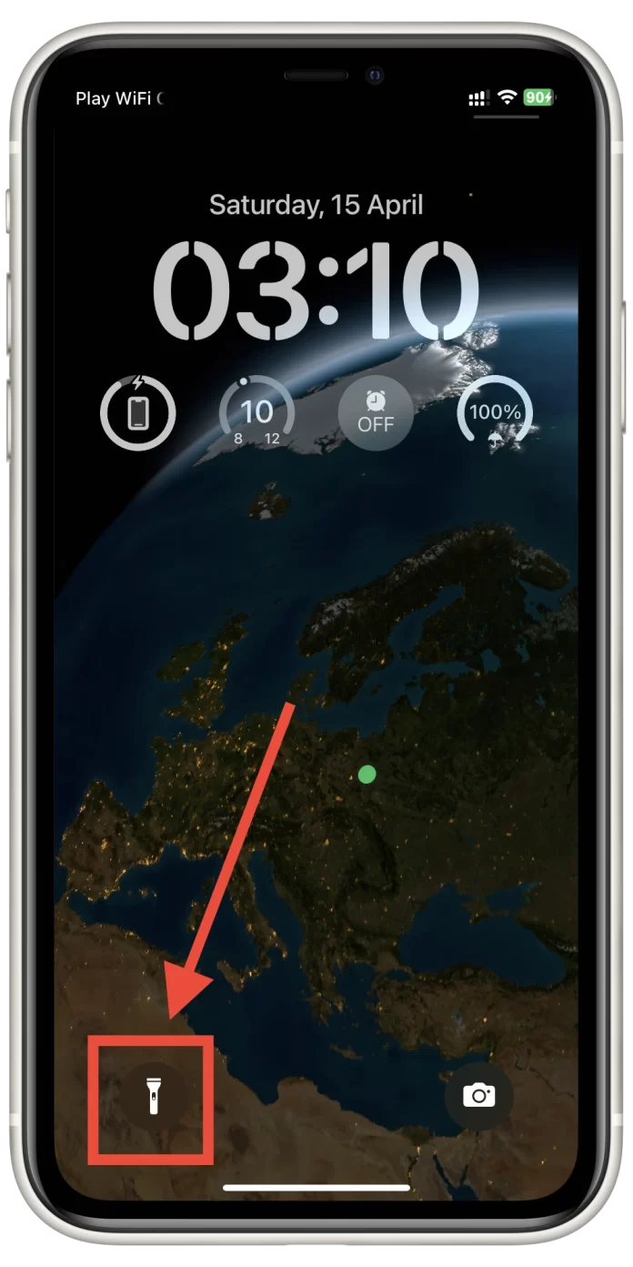 how-to-turn-off-the-flashlight-on-iphone-using-the-torch-button-on-the