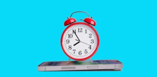 iPhoneでアラームを設定する方法